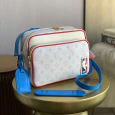 LOUIS VUITTON 루이비통 NBA 콜라보 메신저백